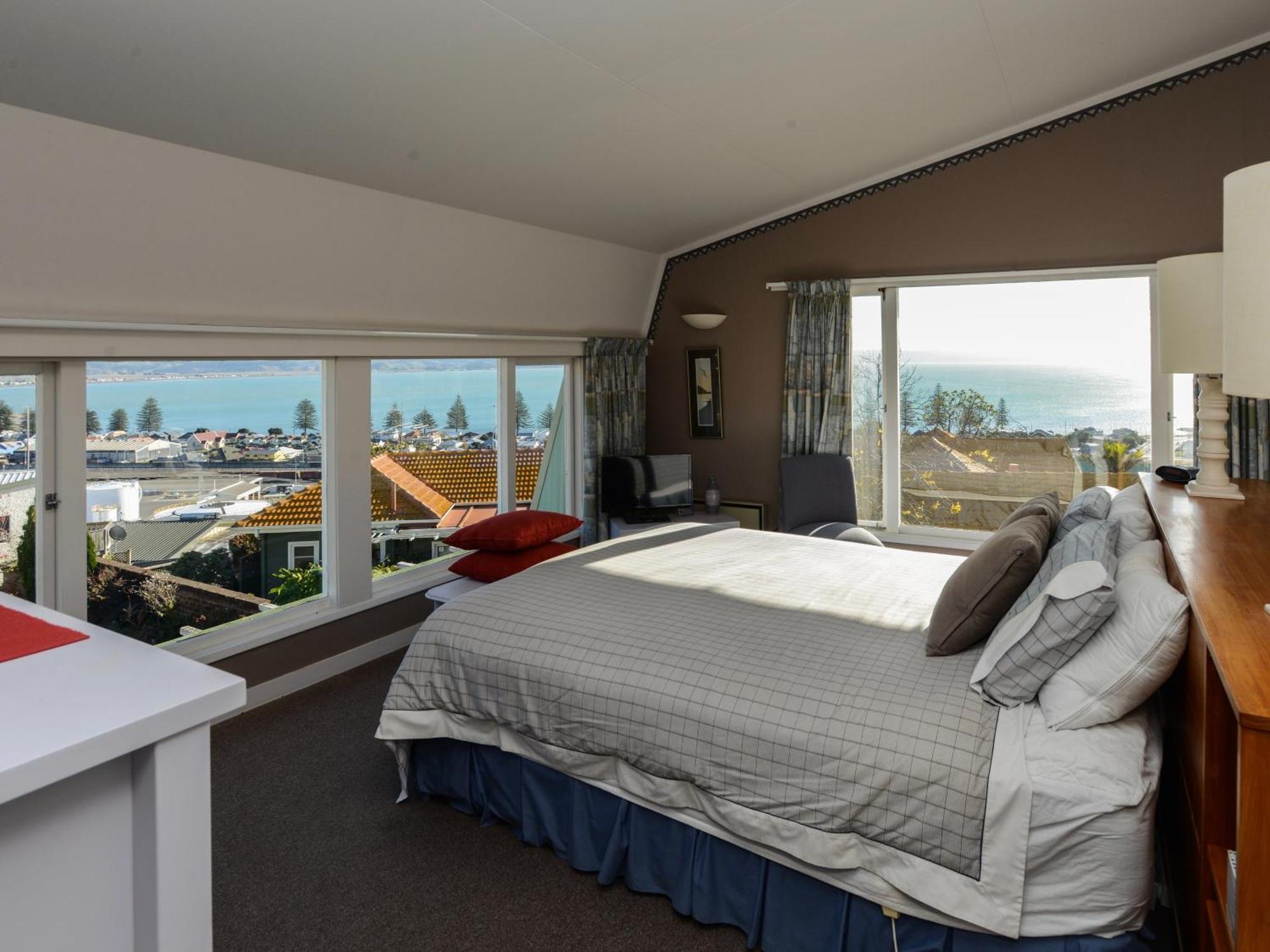 Jacaranda Lodge - Napier Hill Holiday Home מראה חיצוני תמונה